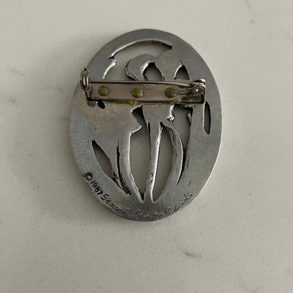 Seagull Canada Vintage Pewter Metal Floral Motif Oval Brooch - Picture 2 of 4